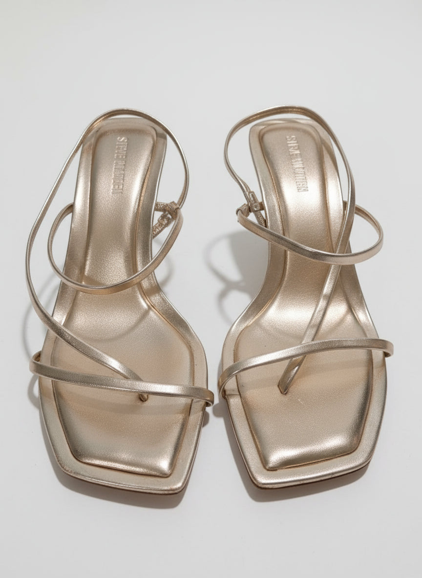 PRE-OWNED SIZE 7M Steve Madden Women’s Metallic Gold Strappy Heeled Sandals