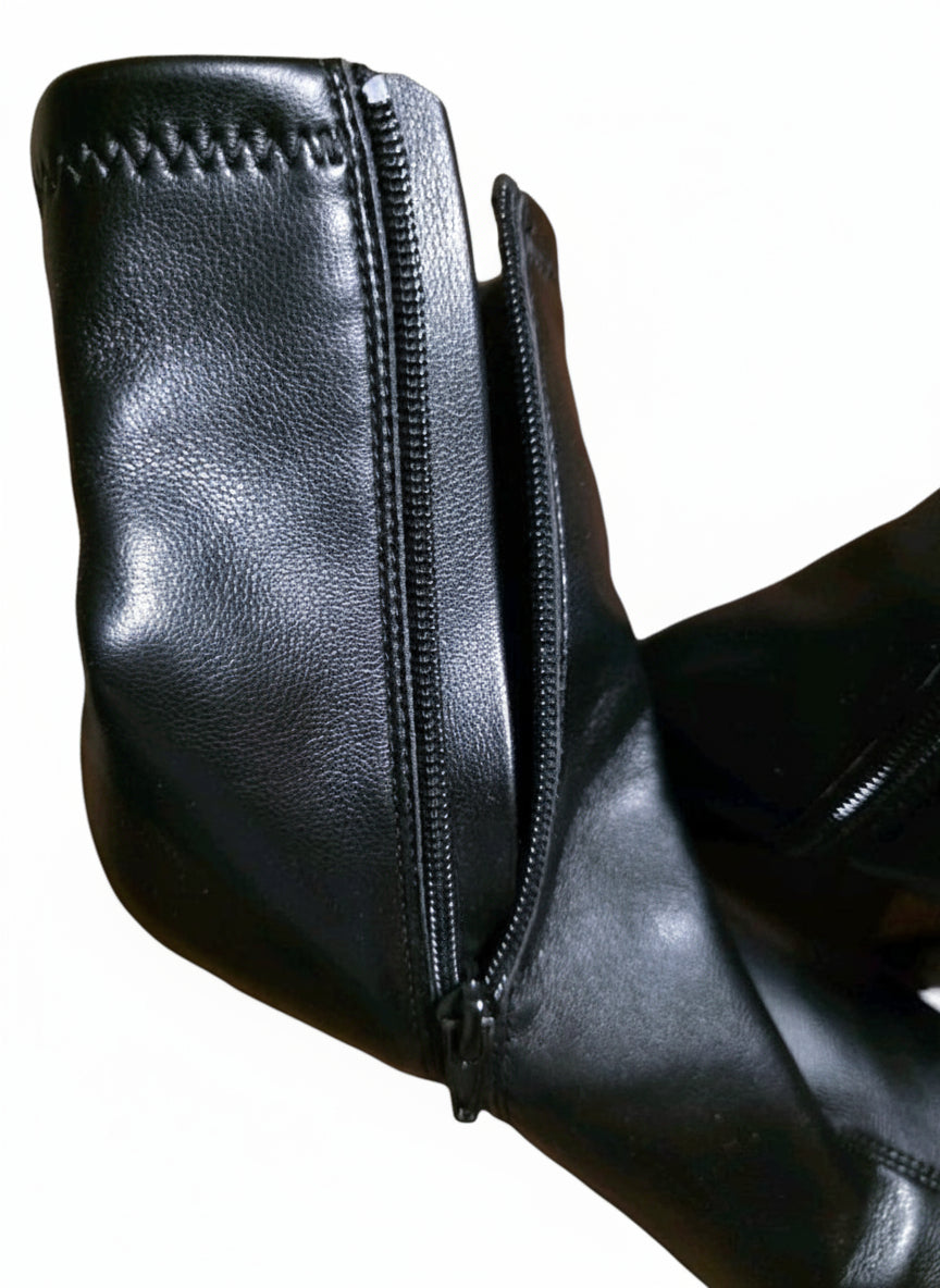 PRE-OWNED SIZE 8M Women’s Black Ankle Boots Vinka Block Heel Zipper Pointed Toe (Read...