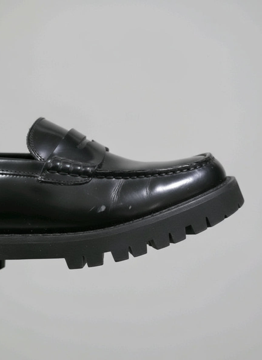 PRE-OWNED SIZE 10 Steve Madden Women's Langsten Lug-Sole Tailored Loafers