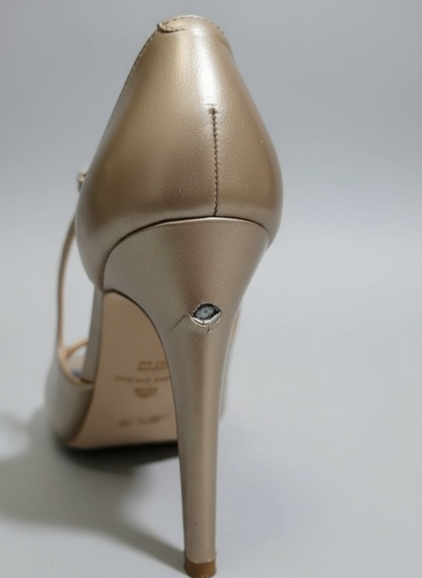 PRE-OWNED SIZE 7 Alora Metallic Platform Sandals Badgley Mischka