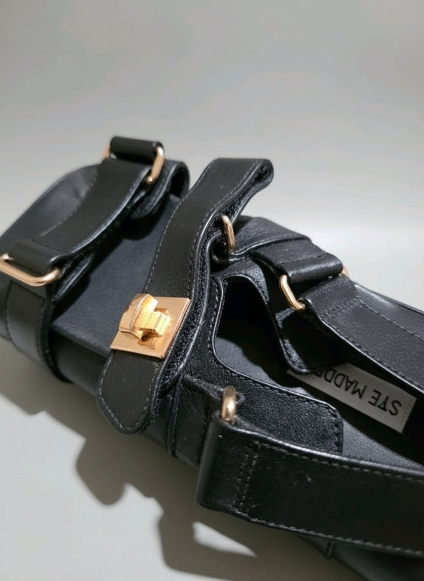 PRE-OWNED SIZE 10M Steve Madden Mona Black Leather Strappy Sandals Gold Buckle Women’s