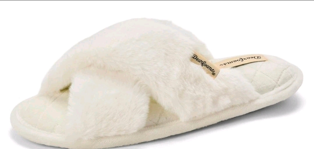 NWT SIZE 5/6 Dearfoams Women’s Memory Foam Slippers