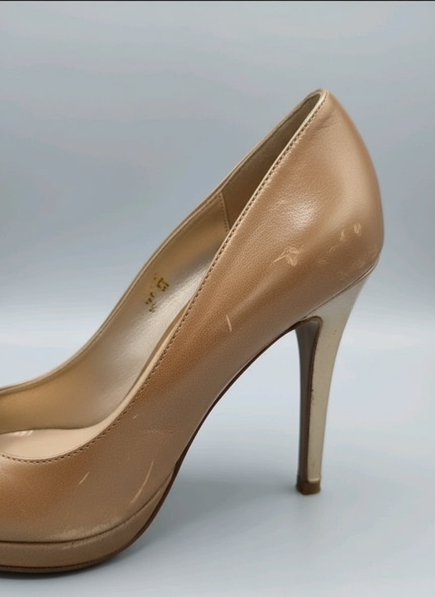 PRE-OWNED SIZE 8M Steve Madden Gold Metallic Ankle Strap Heels