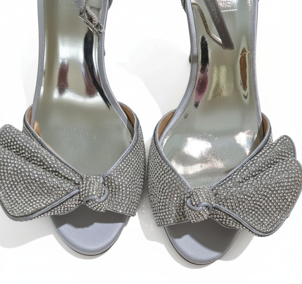 PRE-OWNED SIZE 7 Badgley Mischka Silver Rhinestone Bow Strappy Heels Evening Wedding