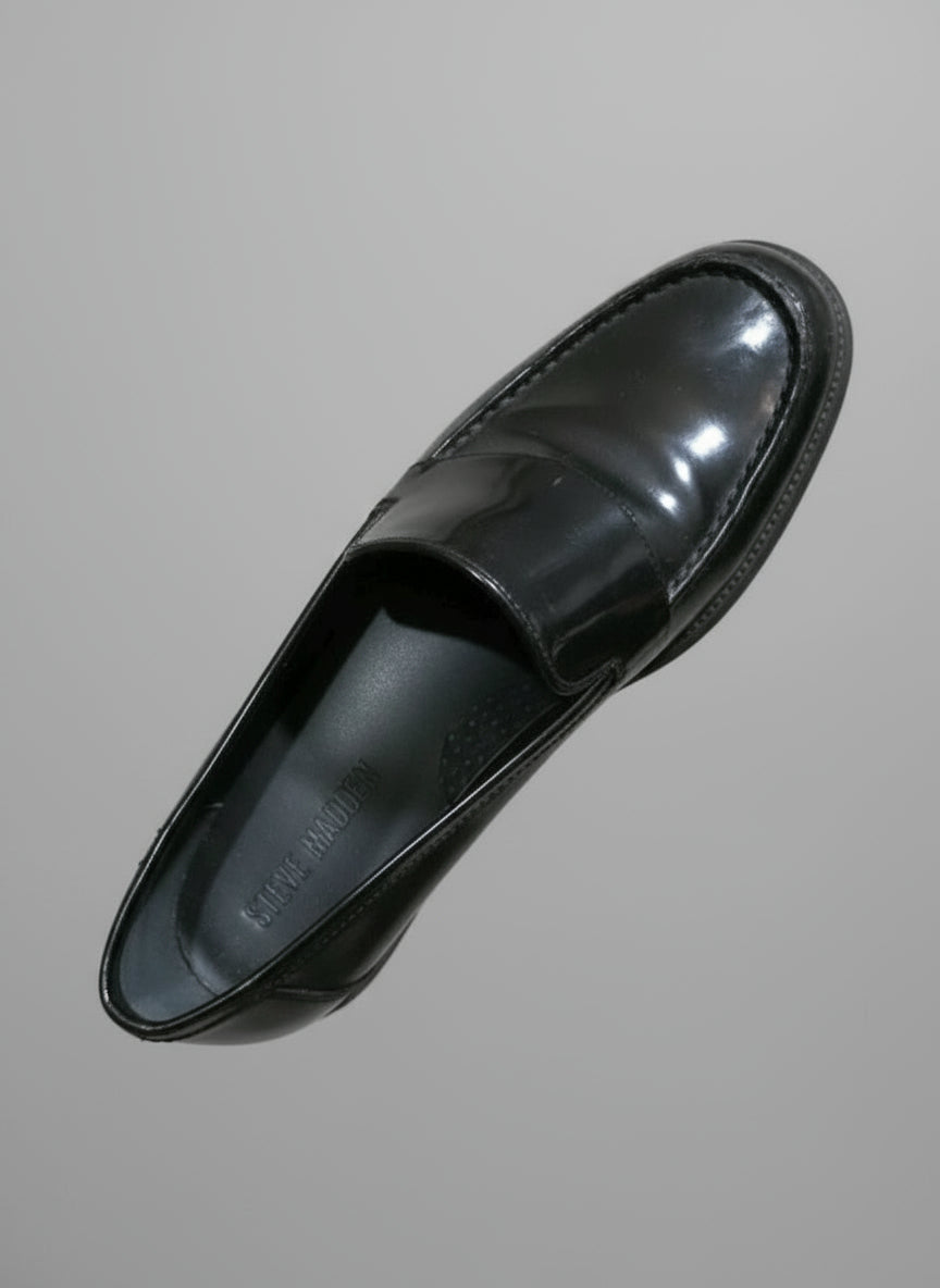 PRE-OWNED SIZE 10 Steve Madden Women's Langsten Lug-Sole Tailored Loafers