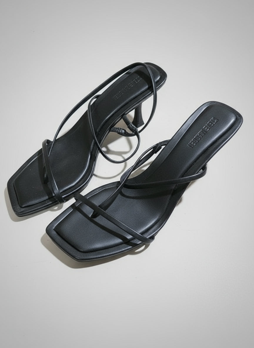 PRE-OWNED SIZE 8M Steve Madden Locke SandalSize