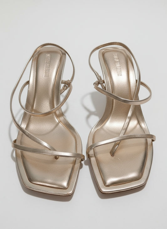 PRE-OWNED SIZE 7M Steve Madden Women’s Metallic Gold Strappy Heeled Sandals
