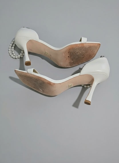 PRE-OWNED SIZE 9 Badgley Mischka Women’s White Pearl Ankle Strap Heels Bridal Wedding...