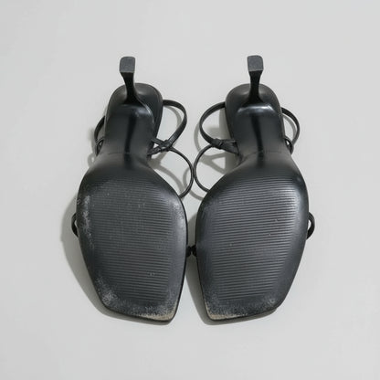 PRE-OWNED SIZE 8M Steve Madden Locke SandalSize
