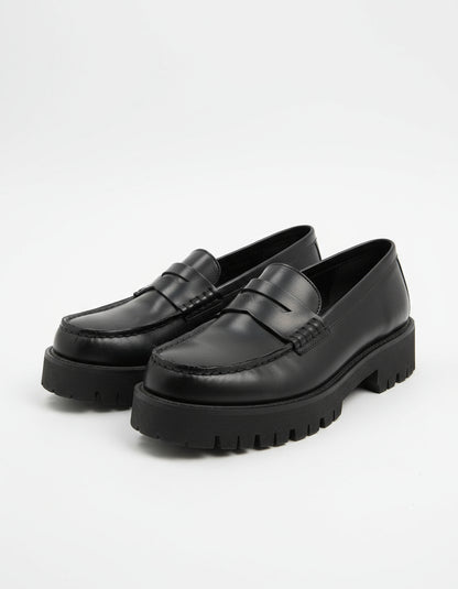 PRE-OWNED SIZE 10 Steve Madden Women's Langsten Lug-Sole Tailored Loafers