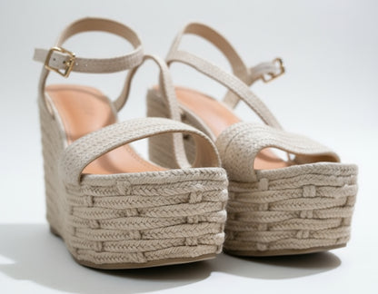 PRE-OWNED SIZE 8M Steve Madden Women’s Espadrille Platform Wedge Sandals Beige Ankle Strap
