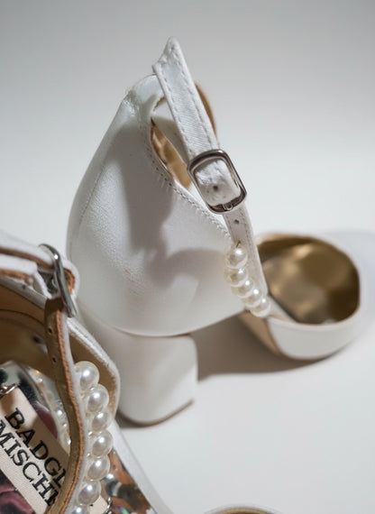 PRE-OWNED SIZE 9 Badgley Mischka White Satin Pearl Ankle Strap Heels Bridal Wedding Shoes