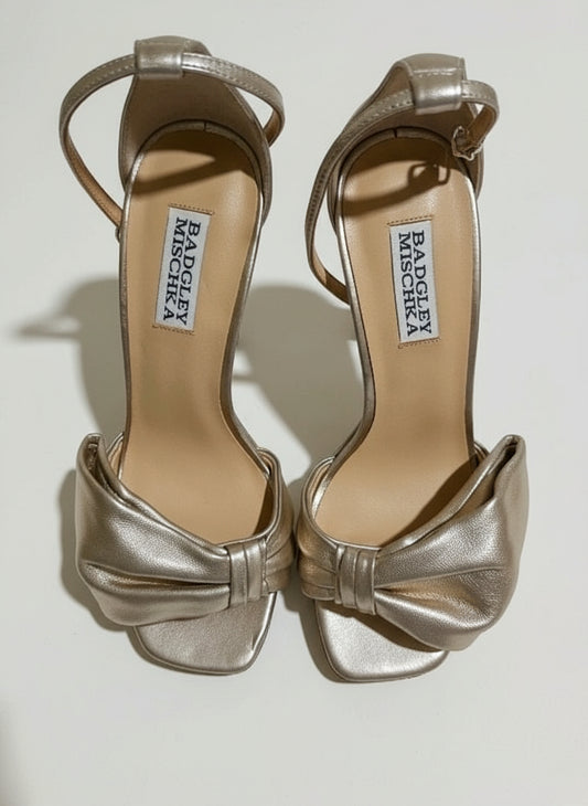PRE-OWNED SIZE 7 Alora Metallic Platform Sandals  Badgley Mischka